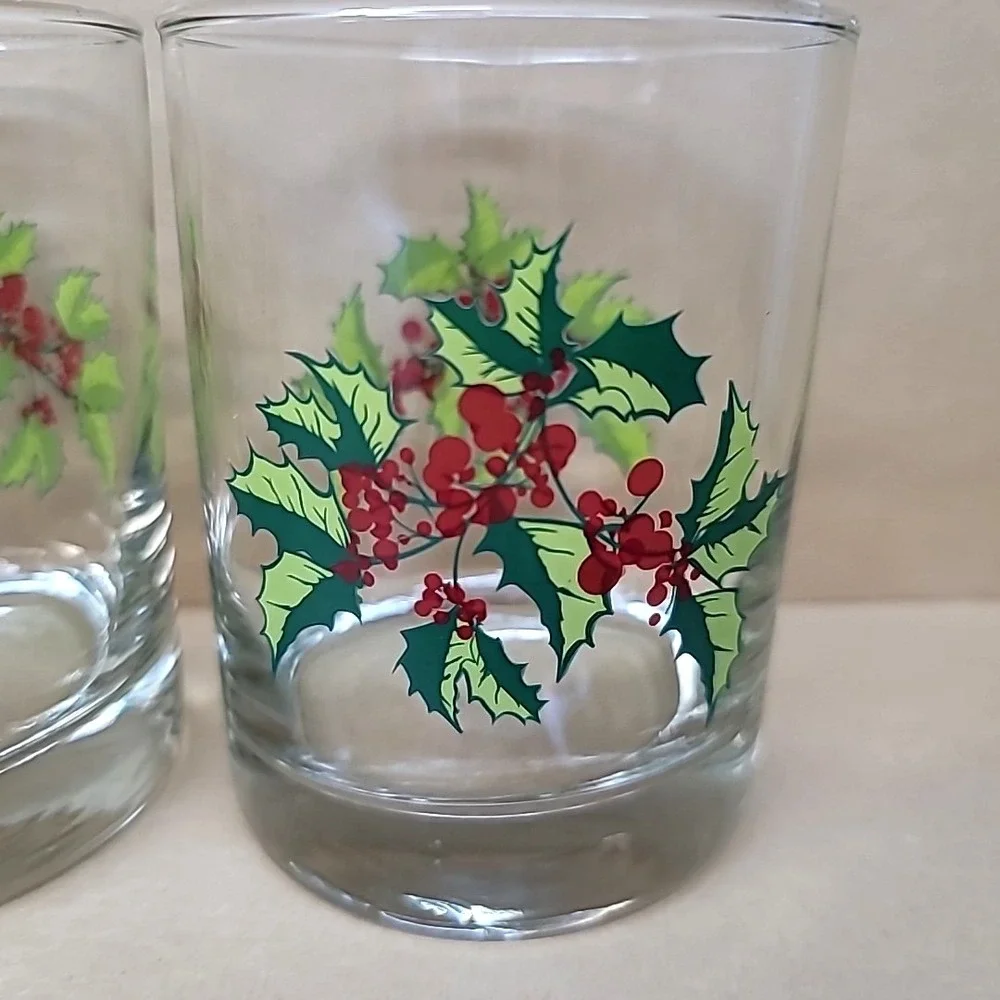 Set of 4 Christmas Green/Red Holly & Berries Lowball/Rocks/Whiskey Glasses